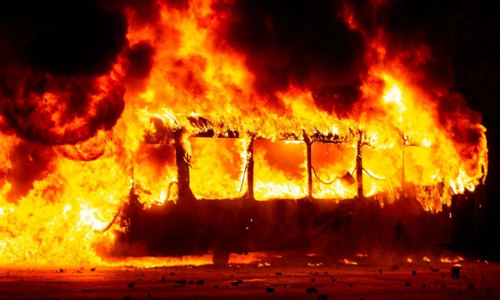 Κονγκό: Νεκροί και τραυματίες από φωτιά σε λεωφορείο